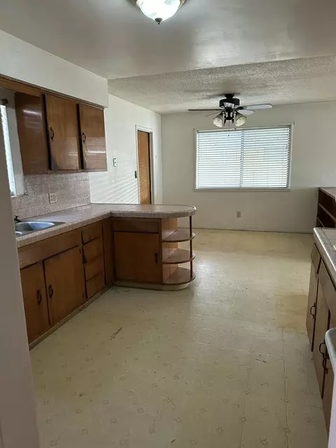 1963 E Ash Ave, Tulare, CA 93274 photo 5