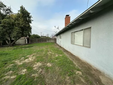 1963 E Ash Ave, Tulare, CA 93274 photo 17