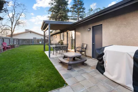835 E Vassar Ct, Visalia, CA 93292 photo 21