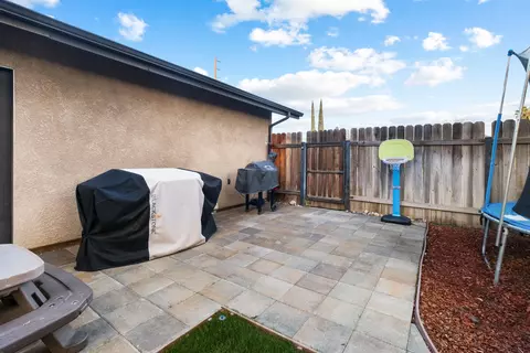 835 E Vassar Ct, Visalia, CA 93292 photo 20