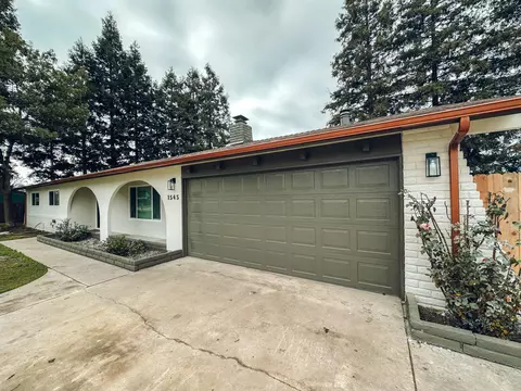 1545 S Divisadero St, Visalia, CA 93277
