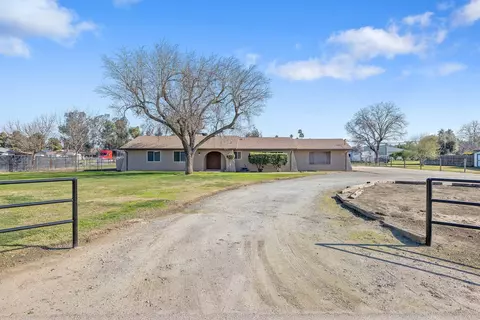 6100 W Caldwell Ave #B, Visalia, CA 93277