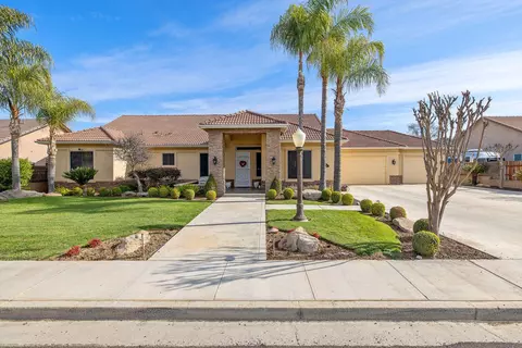 1386 Chess Terrace St, Porterville, CA 93257