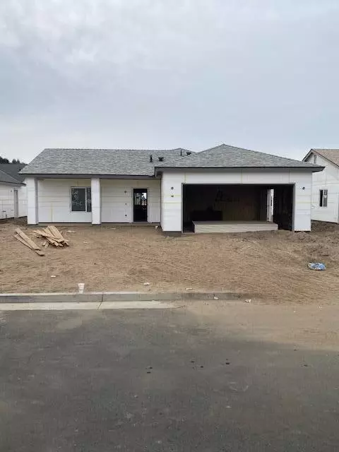 1161 Cottage Pl E, Porterville, CA 93257