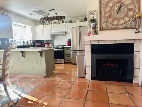 1525 E Vassar Dr, Visalia, CA 93292 photo 14