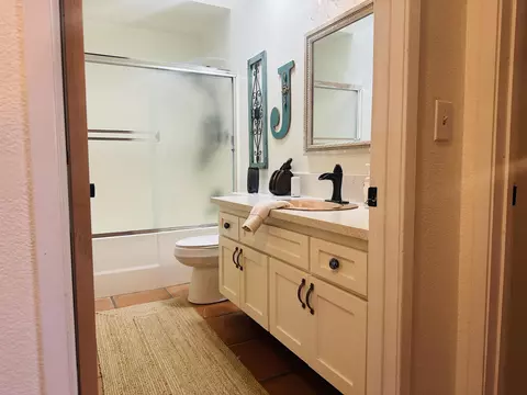 1525 E Vassar Dr, Visalia, CA 93292 photo 28