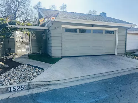 1525 E Vassar Dr, Visalia, CA 93292