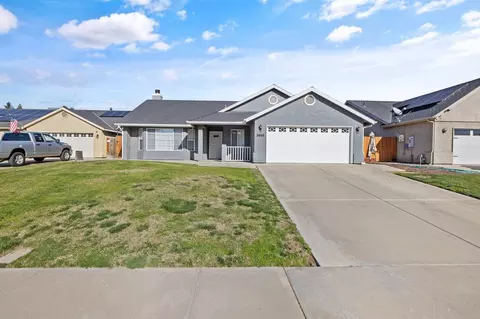 3632 E School Ct, Visalia, CA 93292