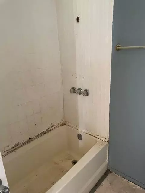 Bath - 5477 Ellis Rd, Alpaugh, CA 93201 photo 2 of 3