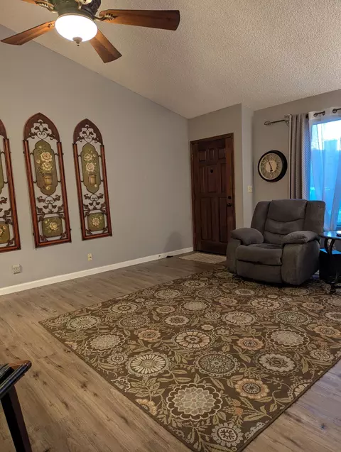 2058 E Harold Ave, Visalia, CA 93292 photo 3