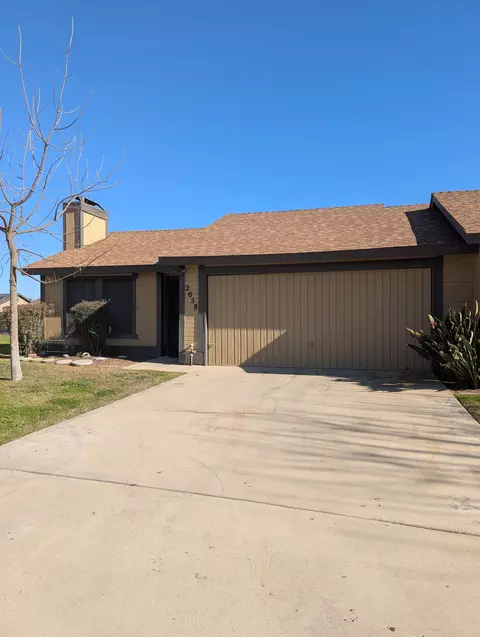 2058 E Harold Ave, Visalia, CA 93292 photo 2