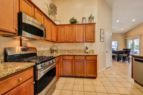 4105 E Vassar Ct, Visalia, CA 93292 photo 14