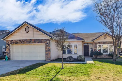 4105 E Vassar Ct, Visalia, CA 93292