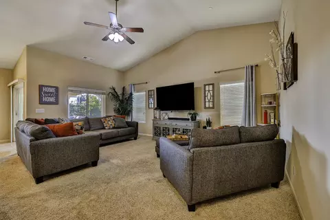 4105 E Vassar Ct, Visalia, CA 93292 photo 8