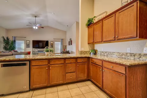4105 E Vassar Ct, Visalia, CA 93292 photo 15