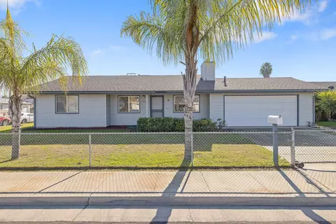 1107 Lombard St, Hanford, CA 93230