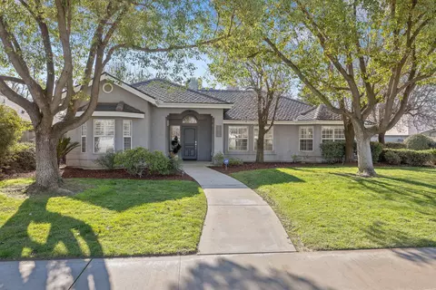 3421 W Orchard Ave, Visalia, CA 93277