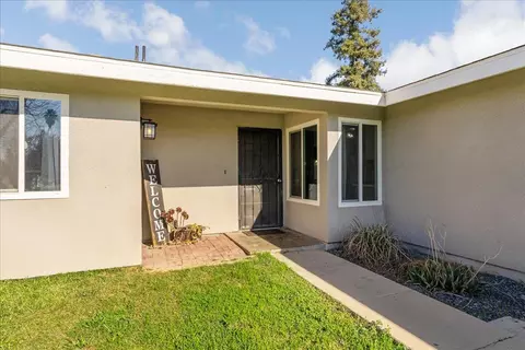 1820 W Lark Ave, Visalia, CA 93291