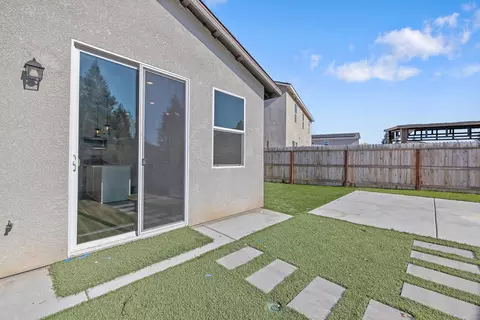 1611 E Copper Ct, Visalia, CA 93292 photo 28
