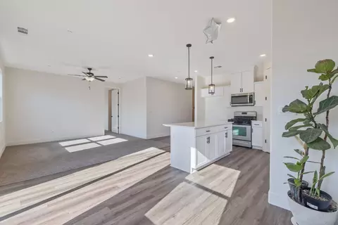 1611 E Copper Ct, Visalia, CA 93292 photo 18