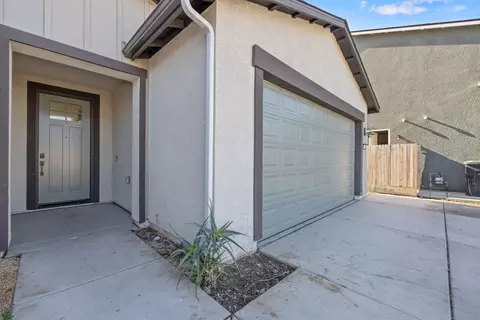 1611 E Copper Ct, Visalia, CA 93292 photo 5