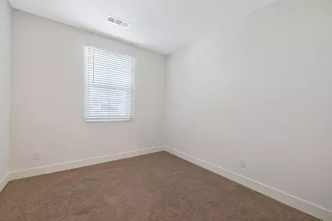 1611 E Copper Ct, Visalia, CA 93292 photo 9
