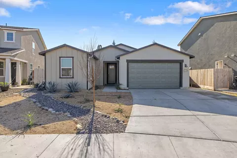 1611 E Copper Ct, Visalia, CA 93292