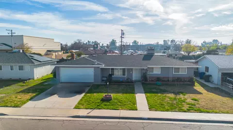 101 W Spring Ln W, Lemoore, CA 93245