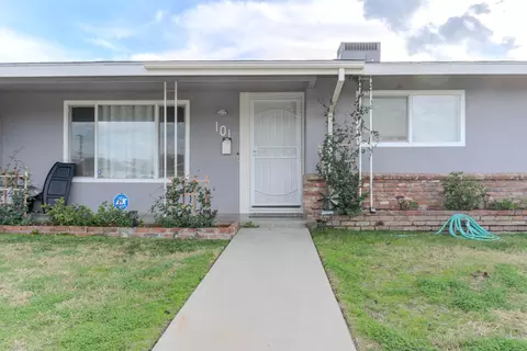 101 W Spring Ln W, Lemoore, CA 93245 photo 4