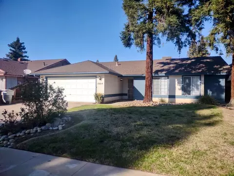 1804 E Westcott Ct, Visalia, CA 93292