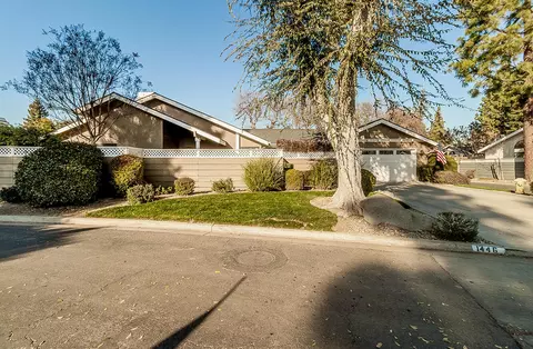 1446 E Vassar Dr, Visalia, CA 93292
