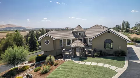 1113 E Jasmine South Dr, Porterville, CA 93257
