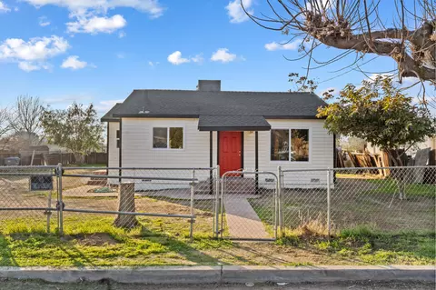 559 S Page St, Porterville, CA 93257
