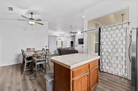 1601 E Dorothea Ave, Visalia, CA 93292 photo 13