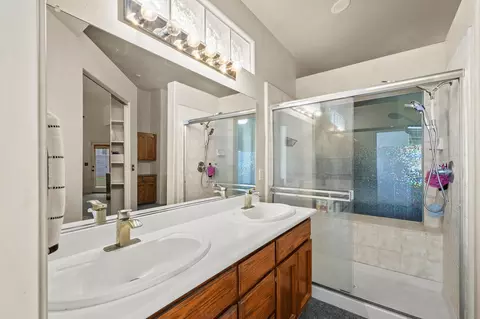 1601 E Dorothea Ave, Visalia, CA 93292 photo 28