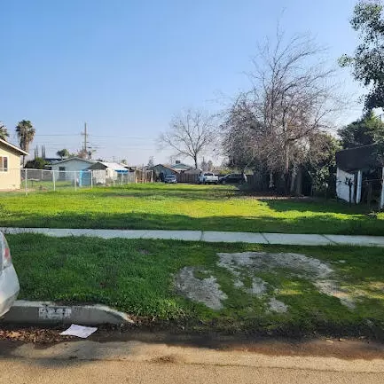328 N D St, Tulare, CA 93274