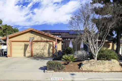 2944 W Ashland Ave, Visalia, CA 93277