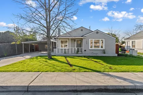 1009 N Jacob St, Visalia, CA 93291