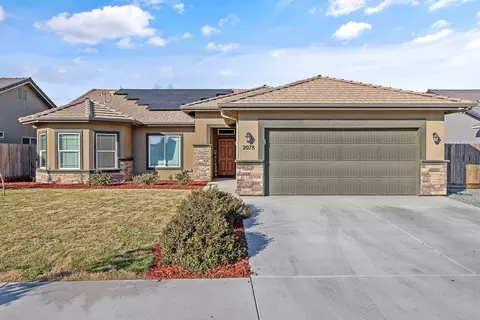 2078 W Union Ave, Porterville, CA 93257