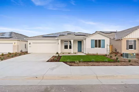 2952 Pine Valley Ave, Tulare, CA 93274
