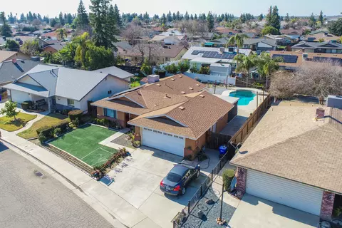665 Camelot Way, Porterville, CA 93257