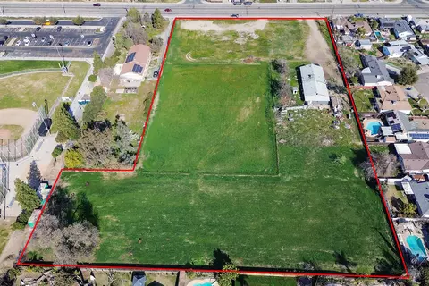 2211 W Morton Ave, Porterville, CA 93257