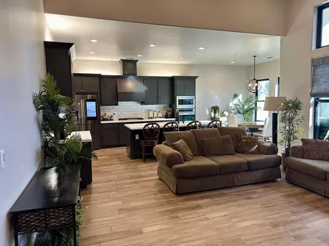 1739 E Howard Ct, Visalia, CA 93292 photo 9
