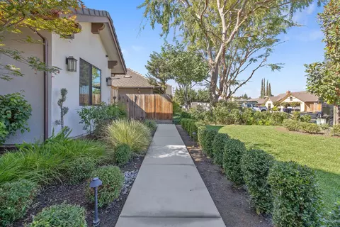 1739 E Howard Ct, Visalia, CA 93292 photo 7