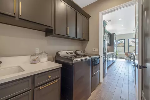 1739 E Howard Ct, Visalia, CA 93292 photo 21