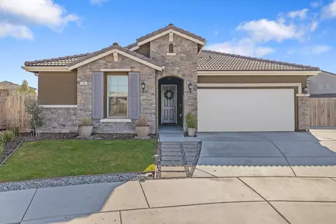 1301 W Porter Ave, Visalia, CA 93291