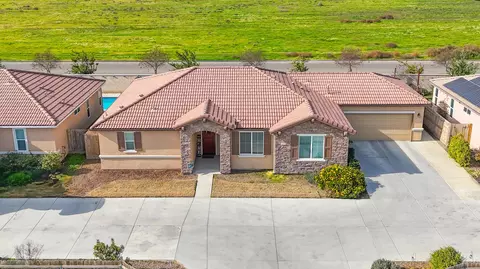 3219 Manchester St, Tulare, CA 93274