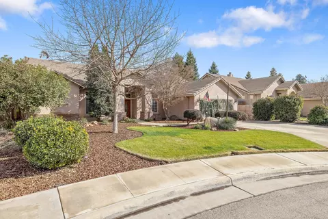 3010 S La Mesa Ct, Visalia, CA 93292