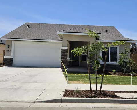 1103 S Mesa Oak St, Porterville, CA 93257