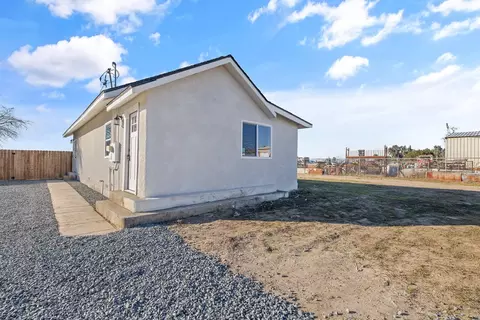 2133 N Cedar St, Pixley, CA 93256 photo 6